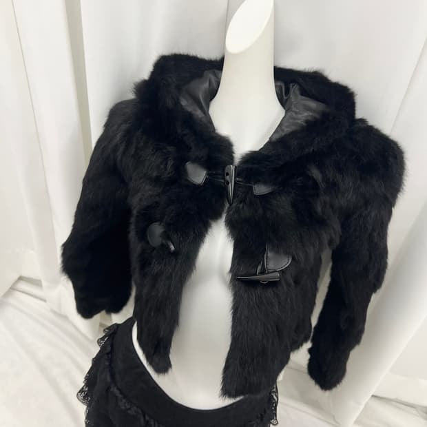 떡코 레빗퍼 크롭 자켓