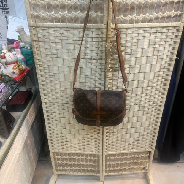 정품 루이비통 소뮈르 크로스백 팝니다