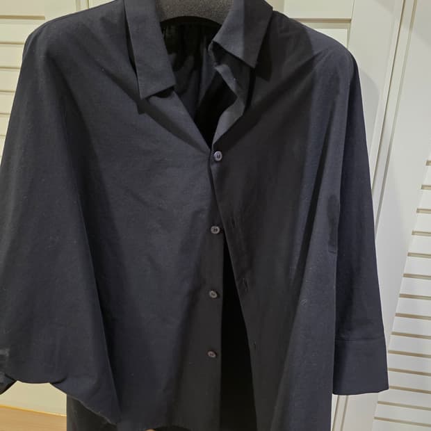 요지야마모토 반팔 실루엣 셔츠