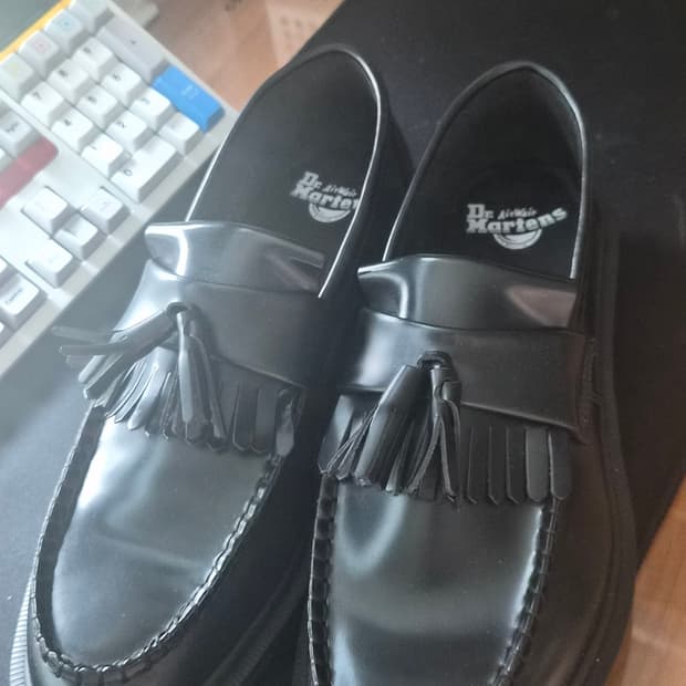 미사용 닥터마틴 아드리안 280 uk9 팝니다