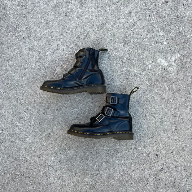 Dr.Martens 레더 스트랩 부츠