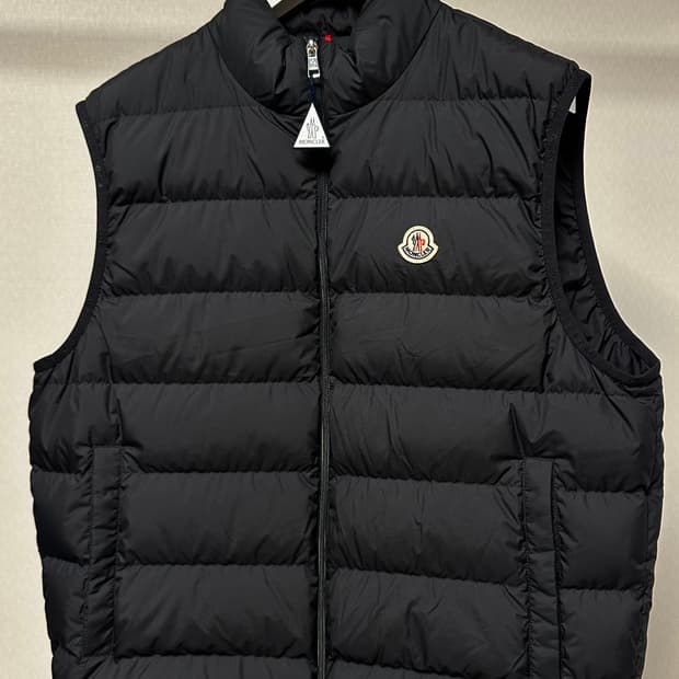 몽클레어 콘트린 다운 베스트 24fw 6(110) 국내판