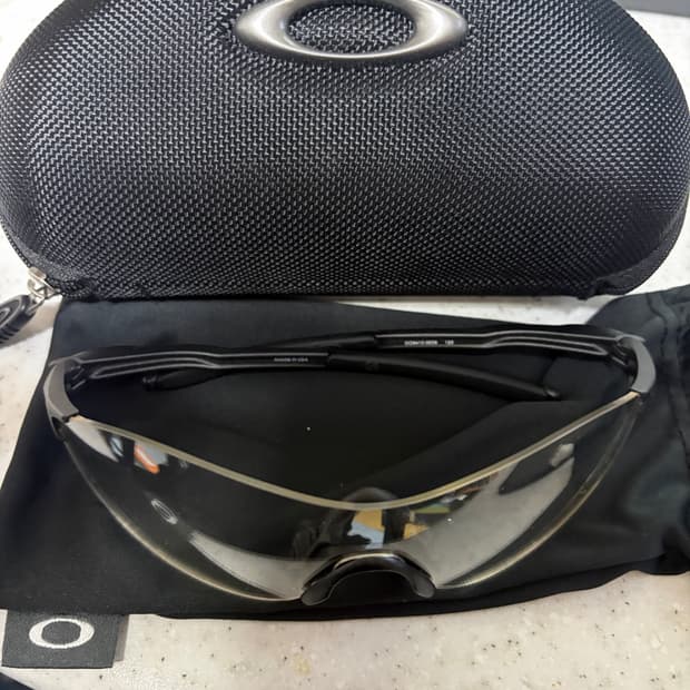 오클리 이브이제로 스위프트 선글라스