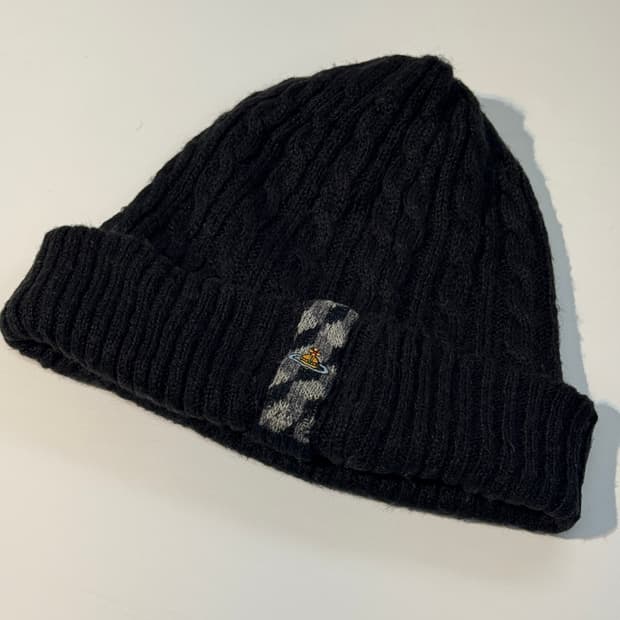 비비안 웨스트우드 꽈베기 니트비니