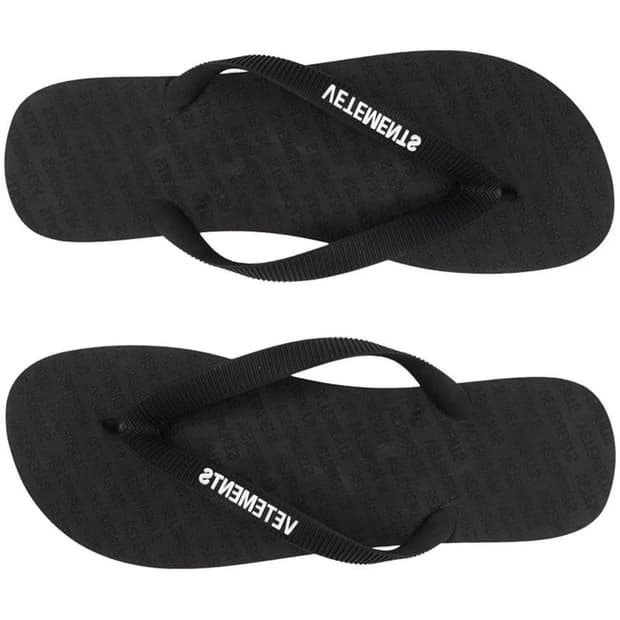정가485달러 / VETEMENTS logo flip flops 베트멍
