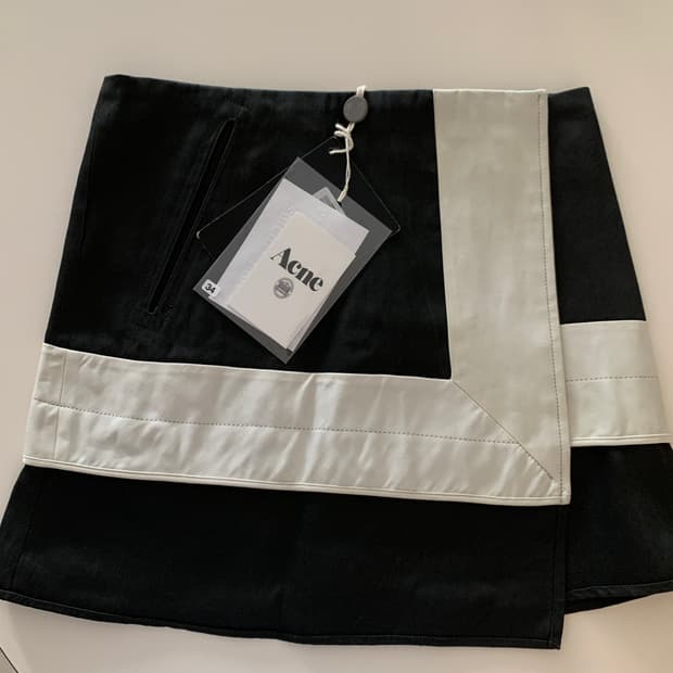 아크네 스커트 정품 (수수료 무료)