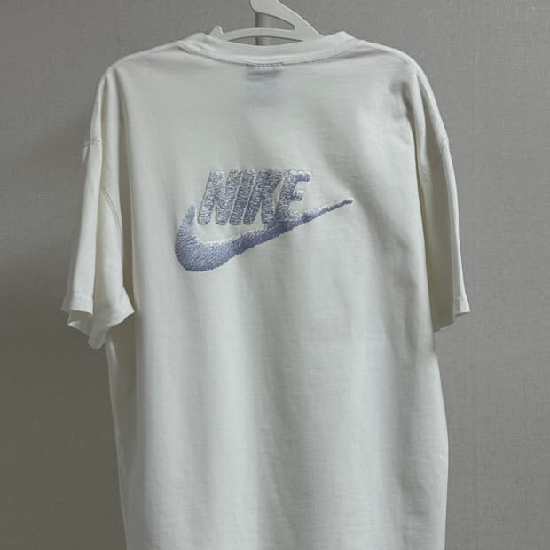 나이키 스포츠웨어(NSW) 백 로고 자수 반팔 티셔츠 XL