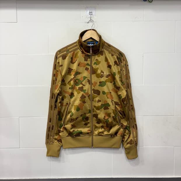 아디다스 파이어버드 카모 트랙탑