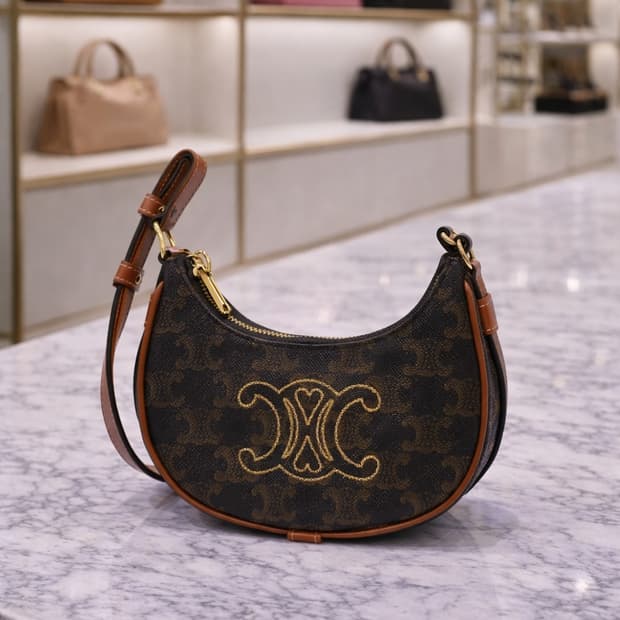 [S급] 셀린느 트리오페 하트 자수 미니 아바백 판매합니다!!!