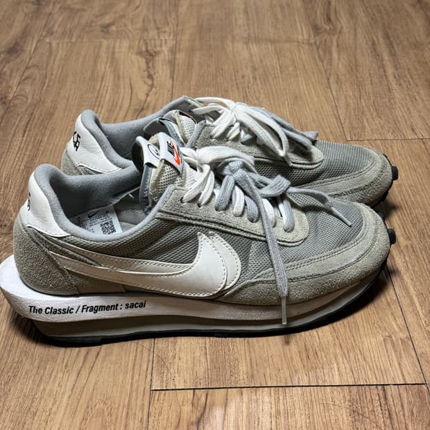 나이키 사카이 프라그먼트 LD와플 라이트 스모크 그레이