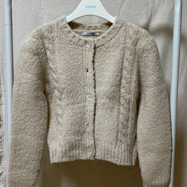 타낫 부클 니트 가디건