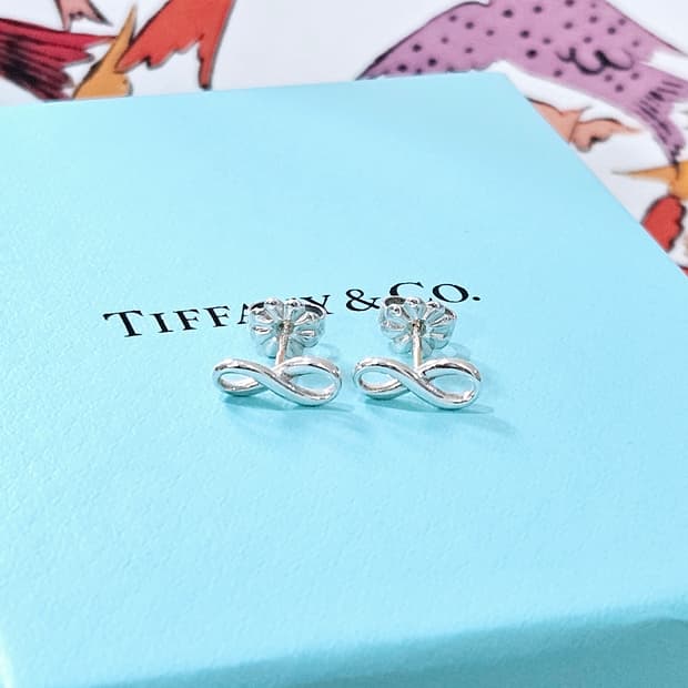 티파니앤코 인피니티 실버 귀걸이 [정품/영수증포함풀박스]
