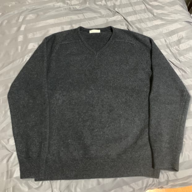 아모멘토 라쿤 v넥니트