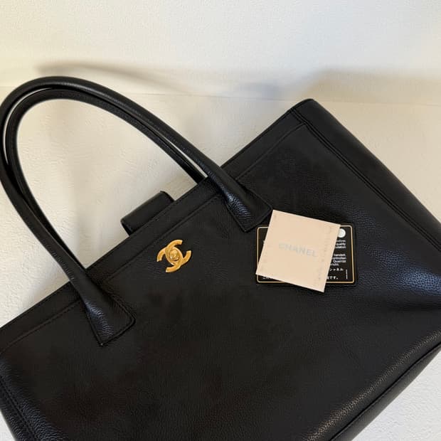 샤넬 블랙 서프백 가죽 토트백 금장 로고