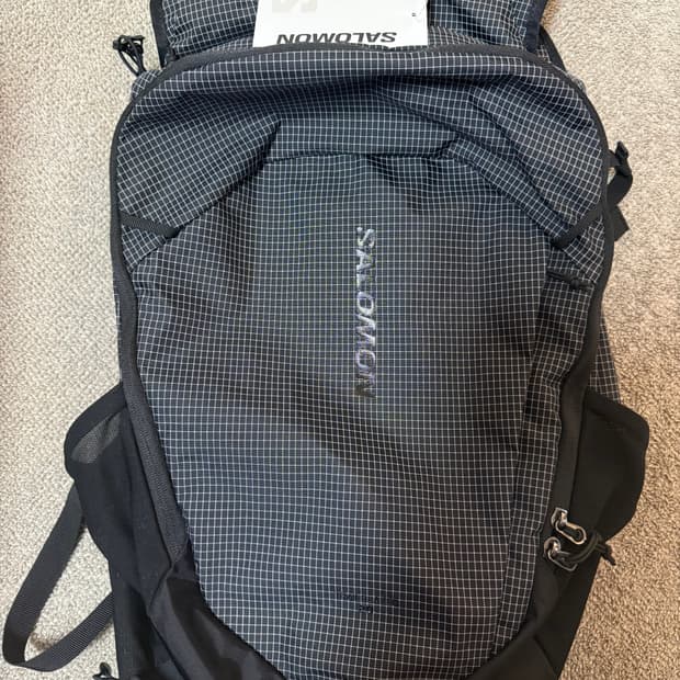 (새상품) 살로몬 트레일블레이저 20 백팩 커뮤터블랙