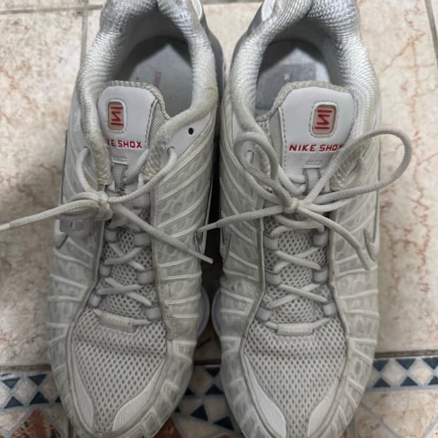 나이키 샥스 lt 화이트