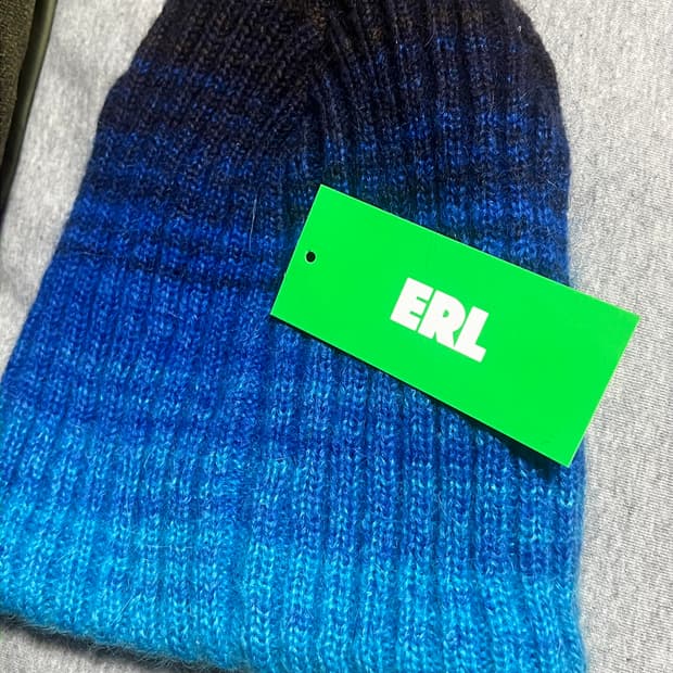 ERL GRADIENT BEANIE (BLUE)