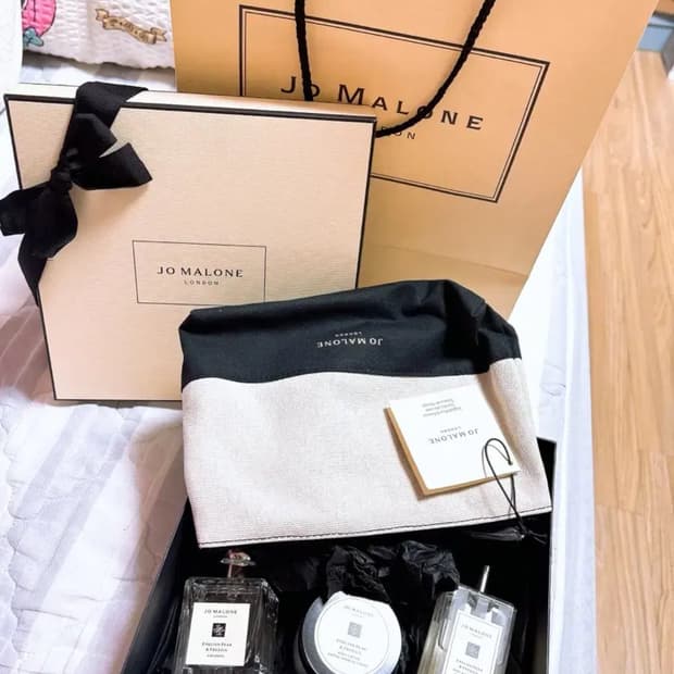 조말론 잉글리쉬 페어앤프리지아 파우치 세트(코롱,바디워시,크림)