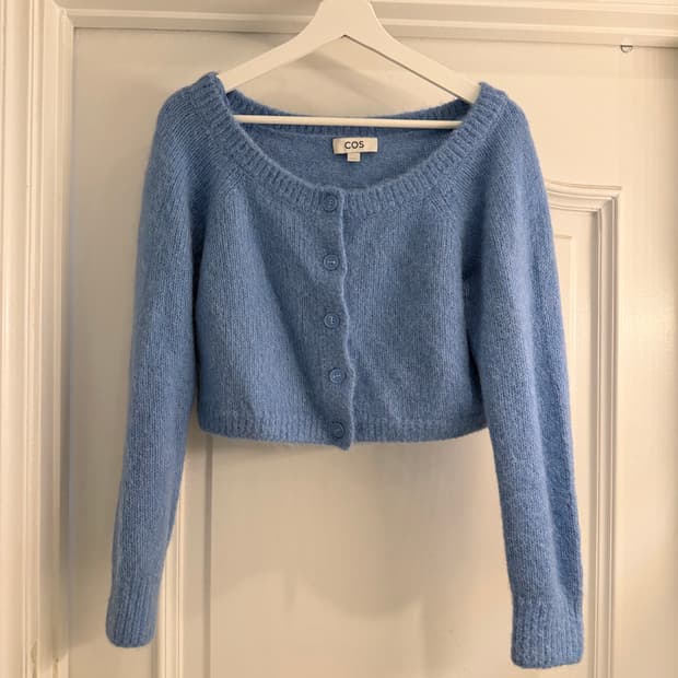 COS 울 크롭 가디건