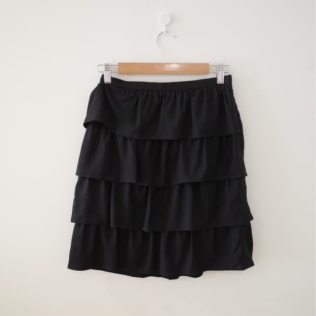 black frill skirt