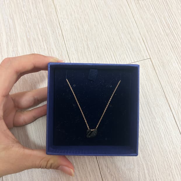 스와로브스키 블랙스완 목걸이