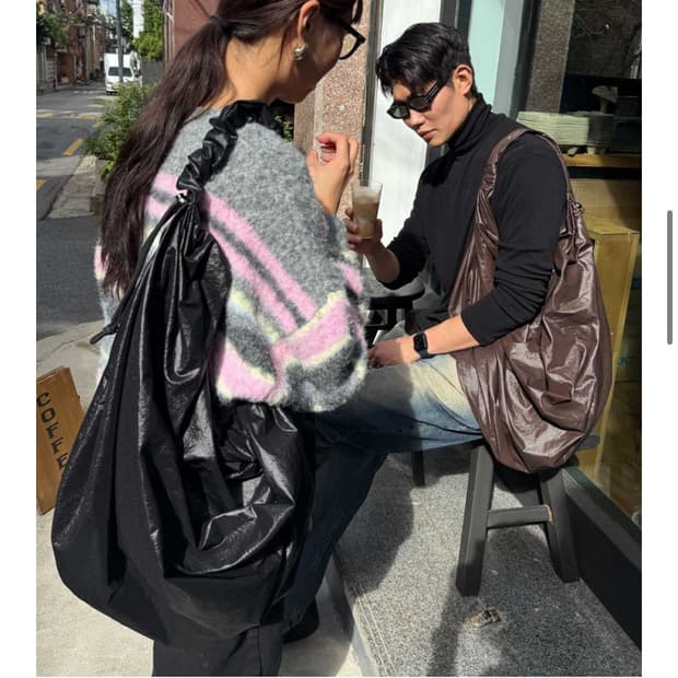 아코크 글로시 탱글 트위스트백 라지