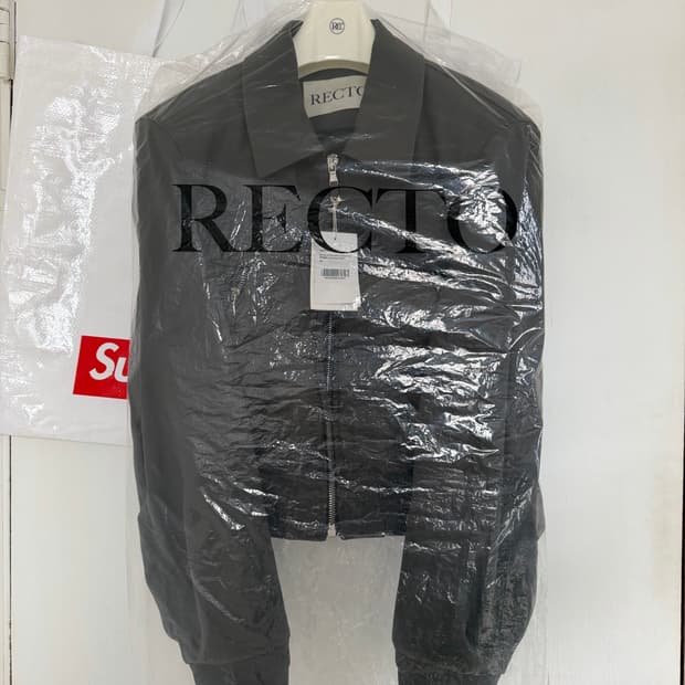 [새상품]렉토 지퍼디테일 팀 봄버 M