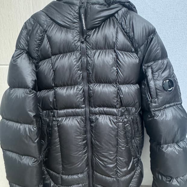 CP컴퍼니 디디쉘 후드 다운 자켓 블랙
