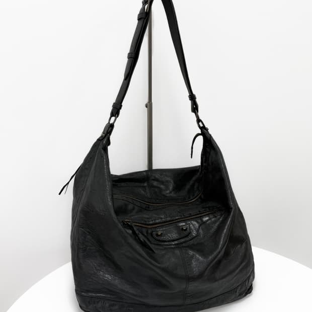 발렌시아가 아레나 레더 클래식 쿠리에 크로스백