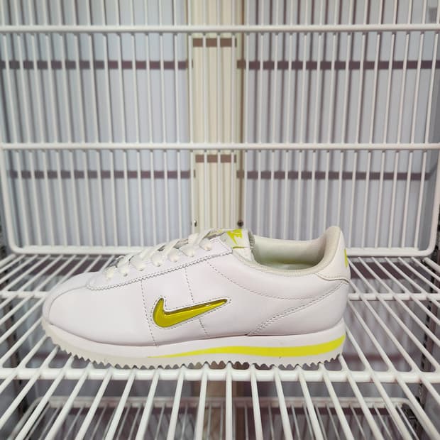 나이키 코르테즈 베이직 주얼 18 AA2145-100  230mm