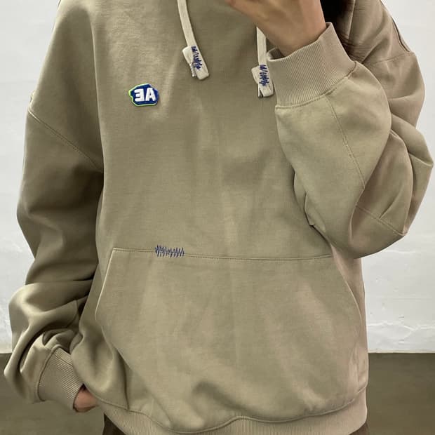 아더에러 베이지 오버핏 후드티 A2