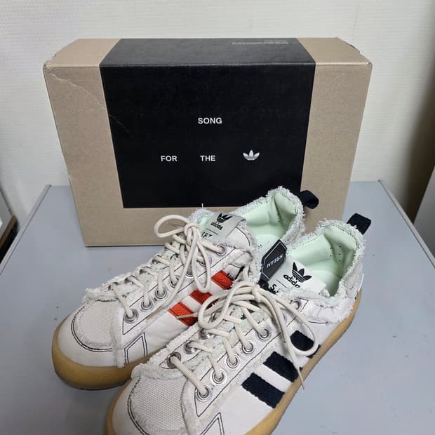 아디다스 송포더뮤트 스니커즈 265 새것