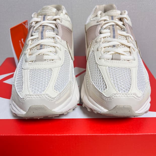 [새상품/235] 나이키 줌 보메로 5 페일 아이보리 샌드드리프트