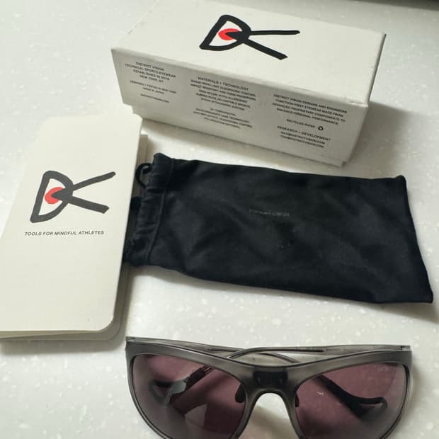 디스트릭트비전 타케요시 그레이 블랙로즈