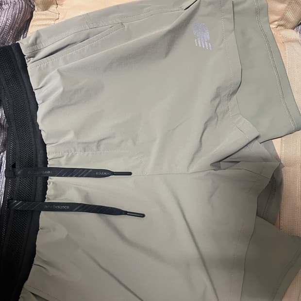 뉴발란스x브라운야드 러닝 쇼츠 팝니다(s)