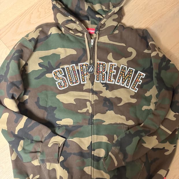 슈프림 x B.B. 사이먼 집업 후드 스웨트셔츠 우드랜드 카모 - 25S