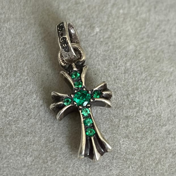 크롬하츠 베이비펫 에메랄드 펜던트