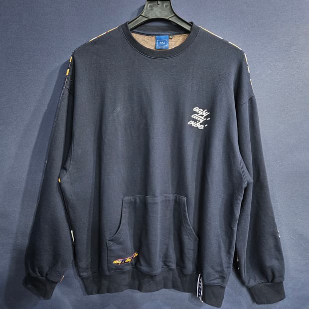 로맨틱크라운 네이비컬러 남성 오버핏 105~110 포켓 맨투맨 