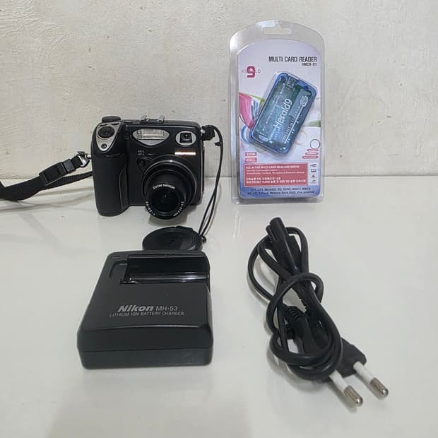 니콘 디지털 카메라 COOLPIX 5000 블랙 디카