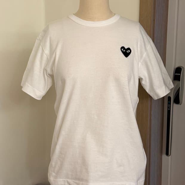 꼼데가르송 블랙로고 반팔티