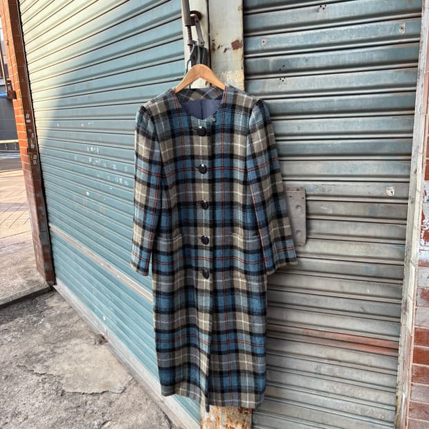 해리스 트위드 핸드 우븐 체크 패턴 코트