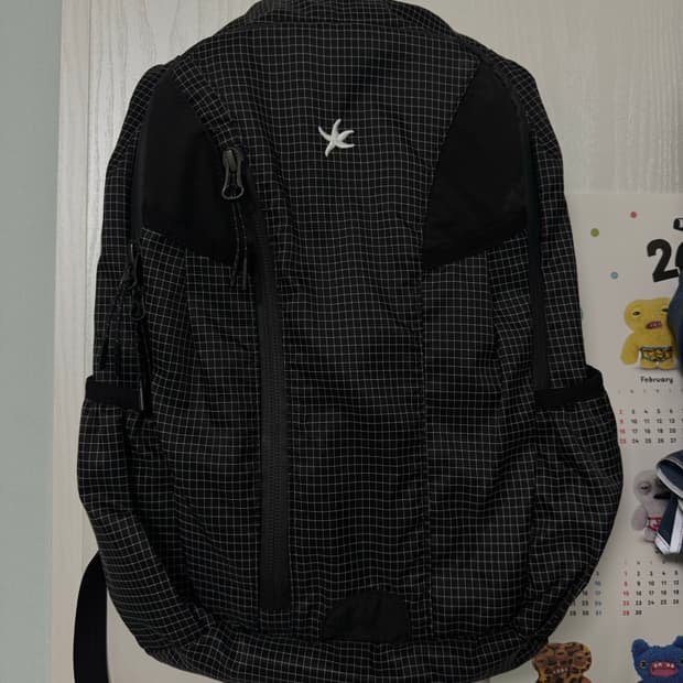 더콜디스트모먼트 백팩