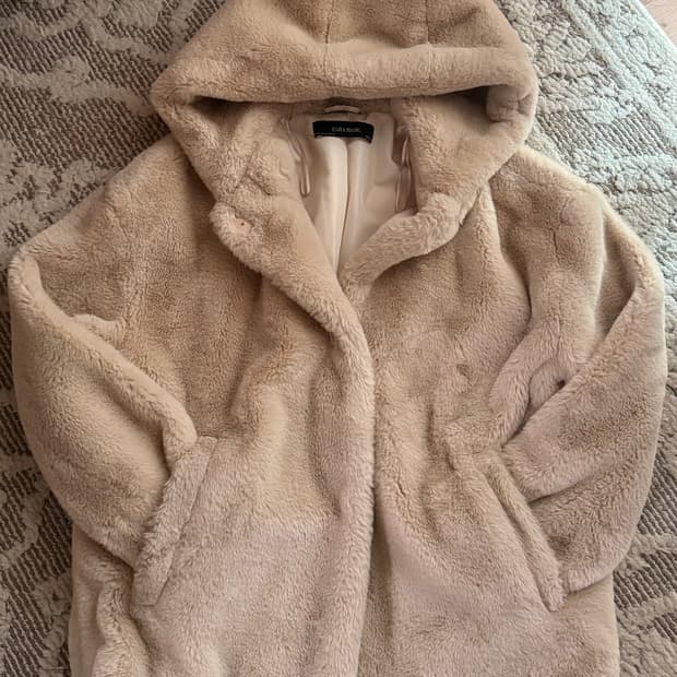 자라 ZARA 에코퍼 후드자켓