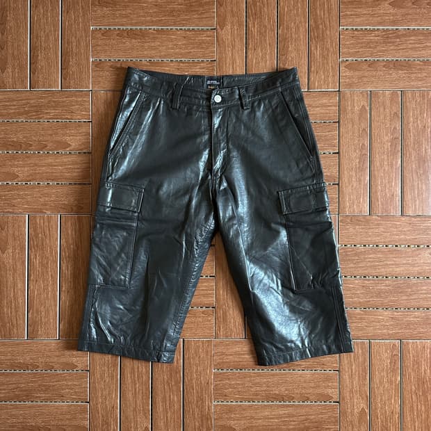 Ships cow-hide leather cargo shorts