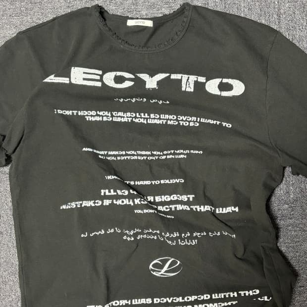 레씨토 Destroyed Oversized Logo T-Shirt