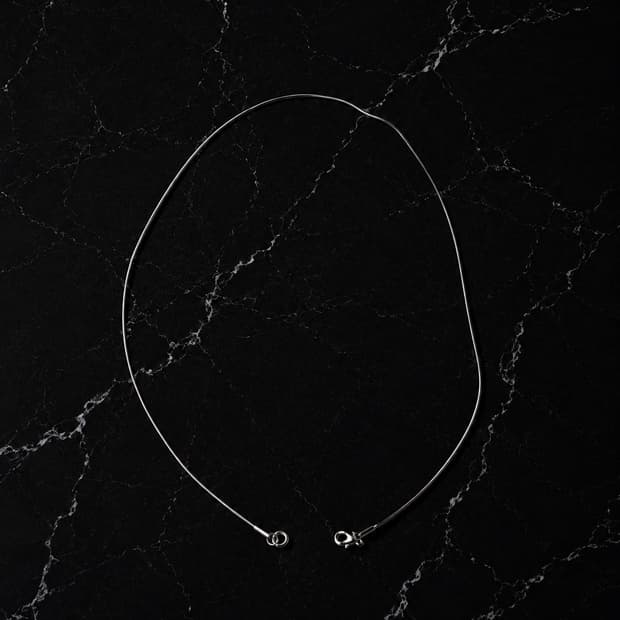 THISTLE – Shadow Wire Necklace