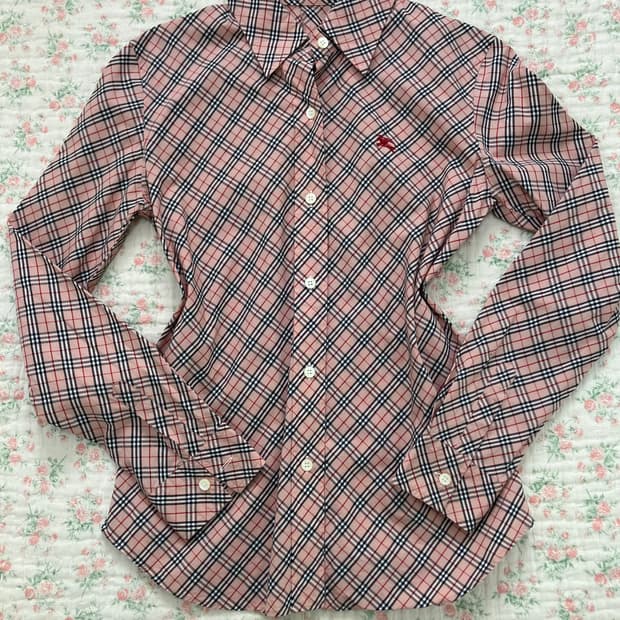 대대장 버버리 블루라벨 딸기 우유 체크 셔츠 1084 모리걸 y2k 스트