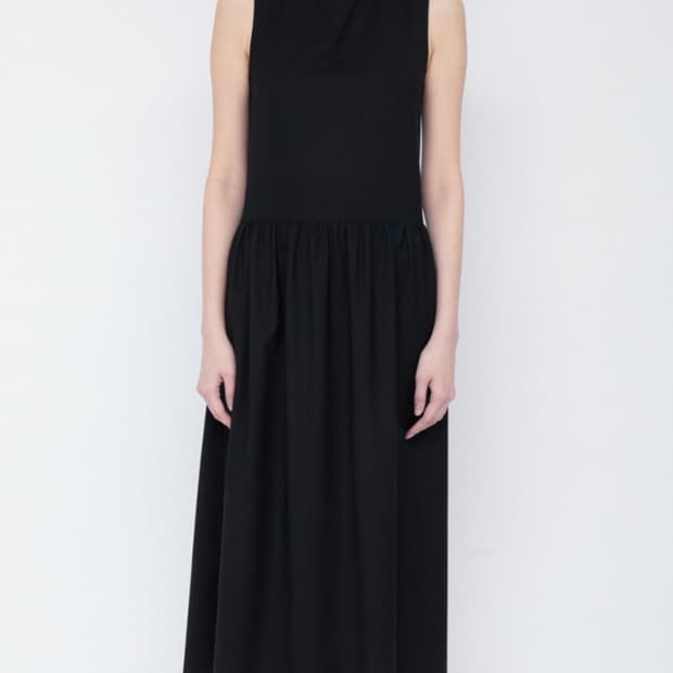 Cosmoss BACK HOLE MAXI DRESS (BLACK)