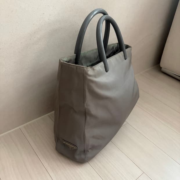 프라다 도트백