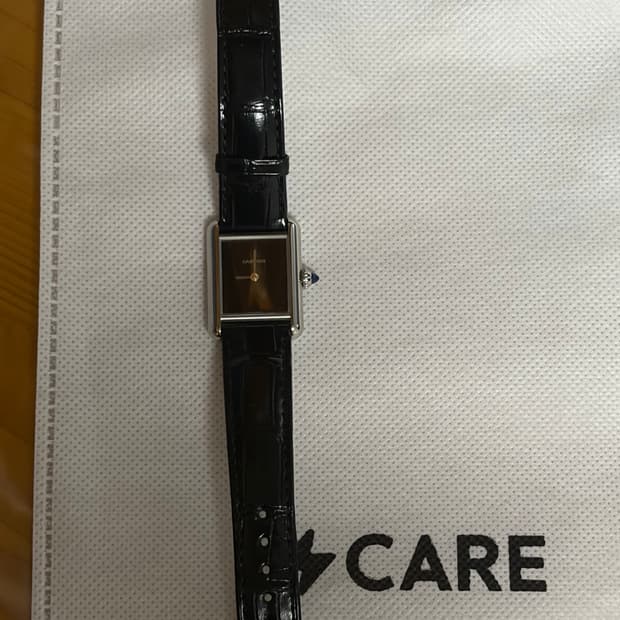 까르띠에 탱크 머스트 블랙 스몰